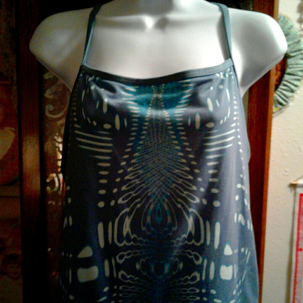 NWOT, NIKE,Sexy,Multi-colored, Long Sports Bra/Tank Top💙🩵